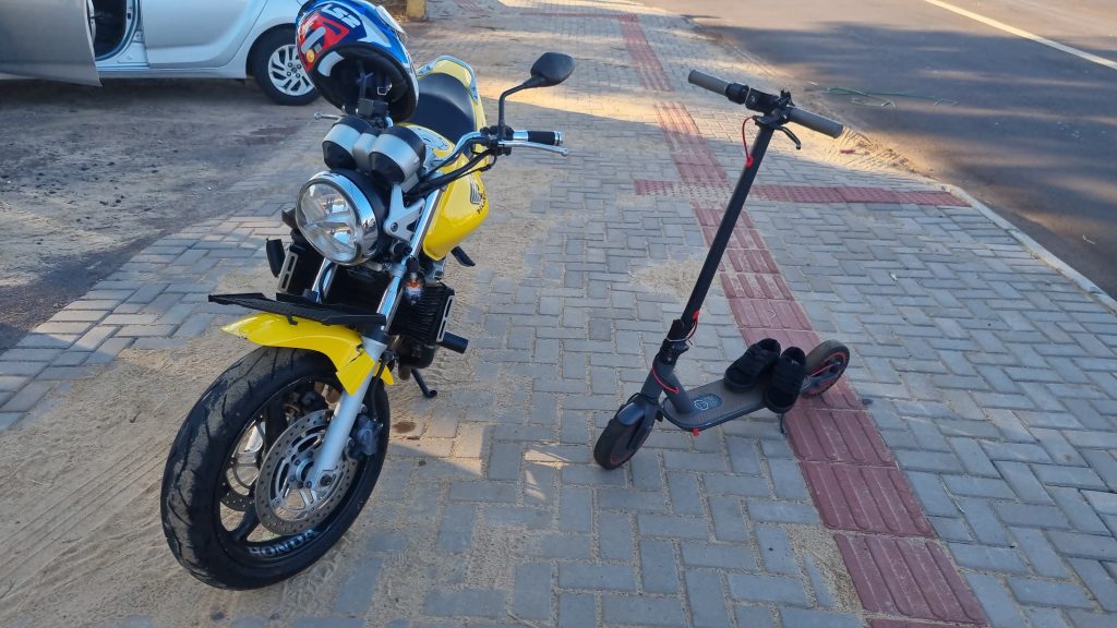 Motociclista atinge jovem em patinete elétrico na Av. Carlos Gomes Motociclista atinge jovem em patinete elétrico na Av. Carlos Gomes