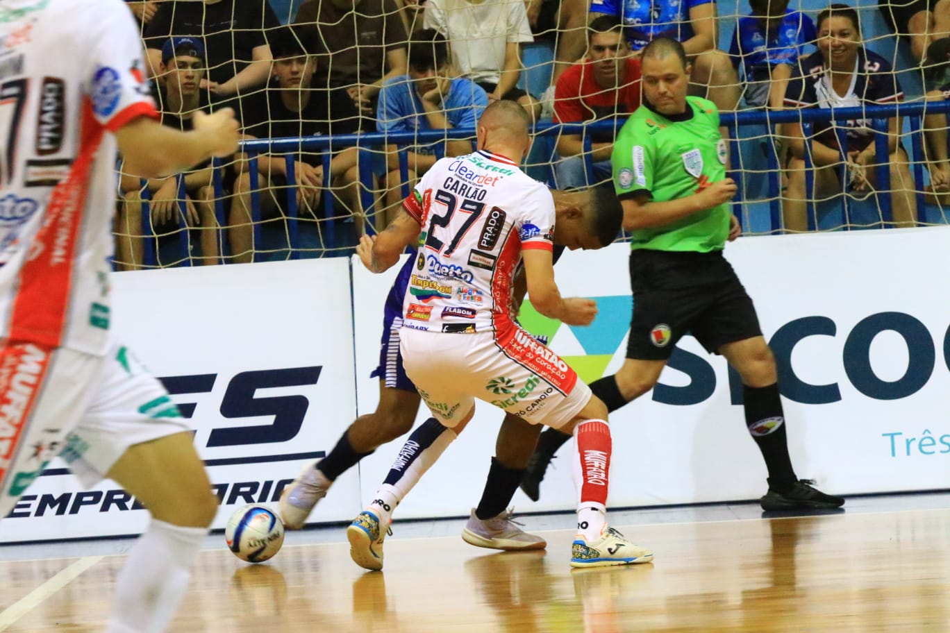 Cascavel goleia o Ampére por 7 a 2 e avança às quartas de final da Série Ouro Cascavel goleia o Ampére por 7 a 2 e avança às quartas de final da Série Ouro