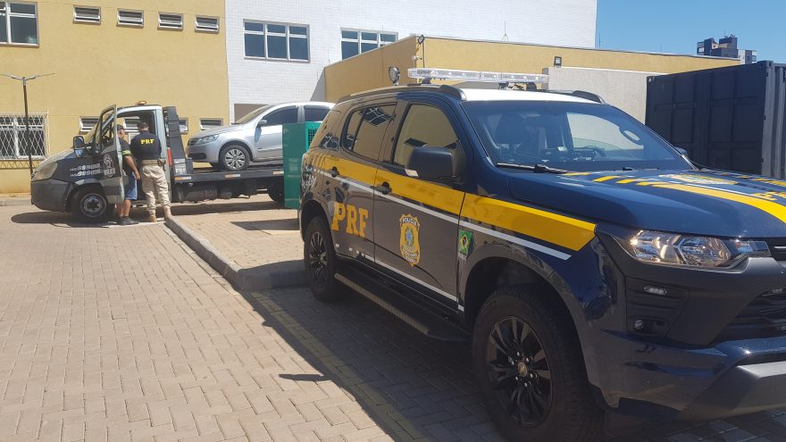 PRF apreende vários fardos de maconha em Cascavel