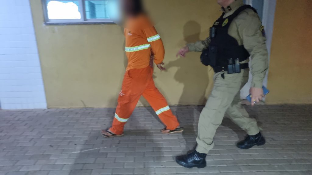 Alterado, homem dá soco no rosto da esposa no Bairro Neva em Cascavel