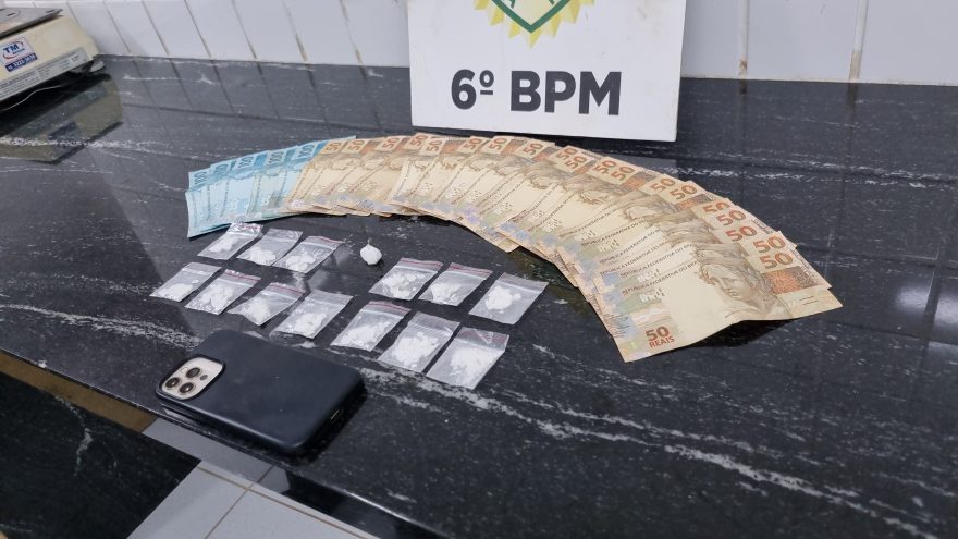 Em posse de drogas, homem é preso pelo Choque no Bairro Morumbi