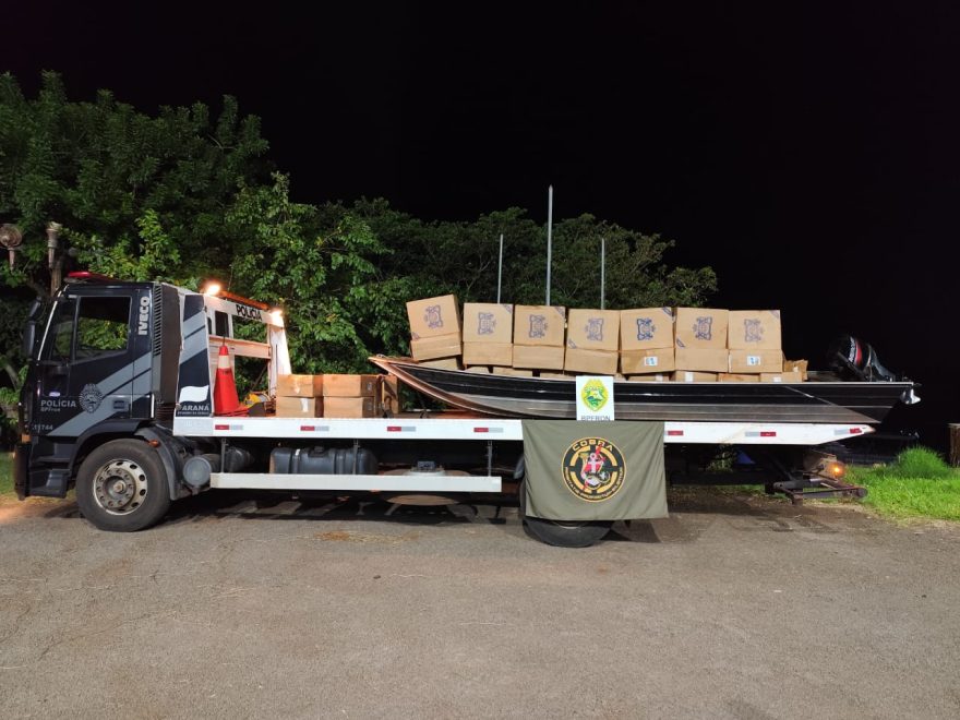 BPFron apreende embarcação carregada com cigarros contrabandeados