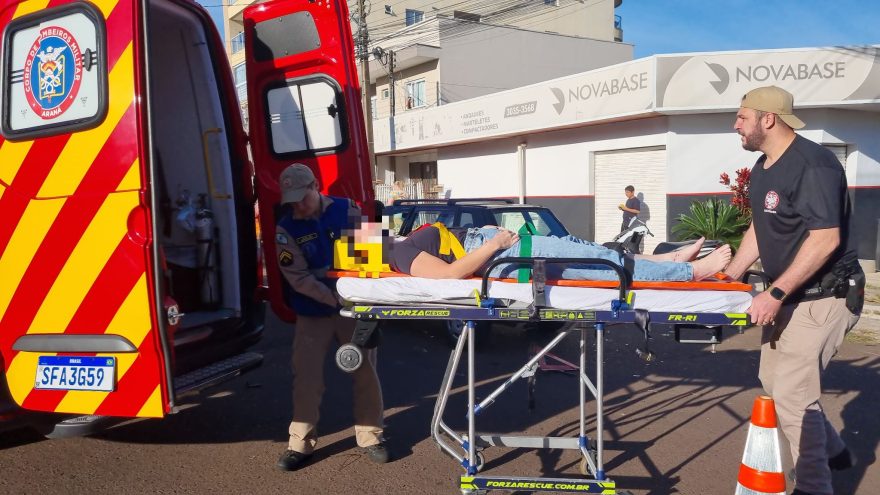 Colisão entre moto e Fiat Uno deixa mulher ferida no Cancelli