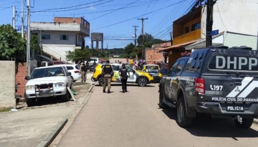 Homem é morto a tiros dentro de barbearia em Curitiba