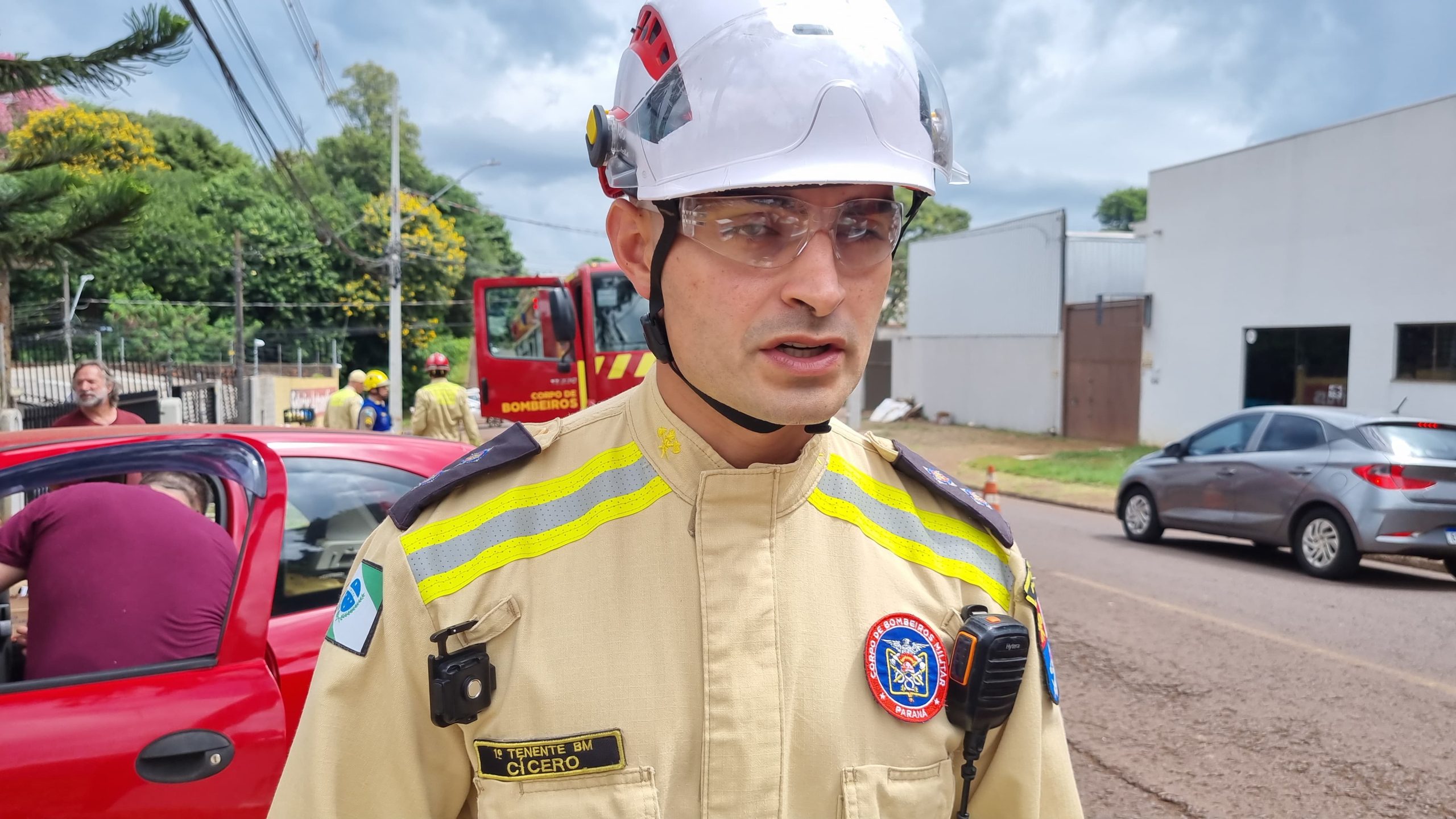 Oficial dos Bombeiros detalha atendimento em acidente na Rua Fortunato Bebber