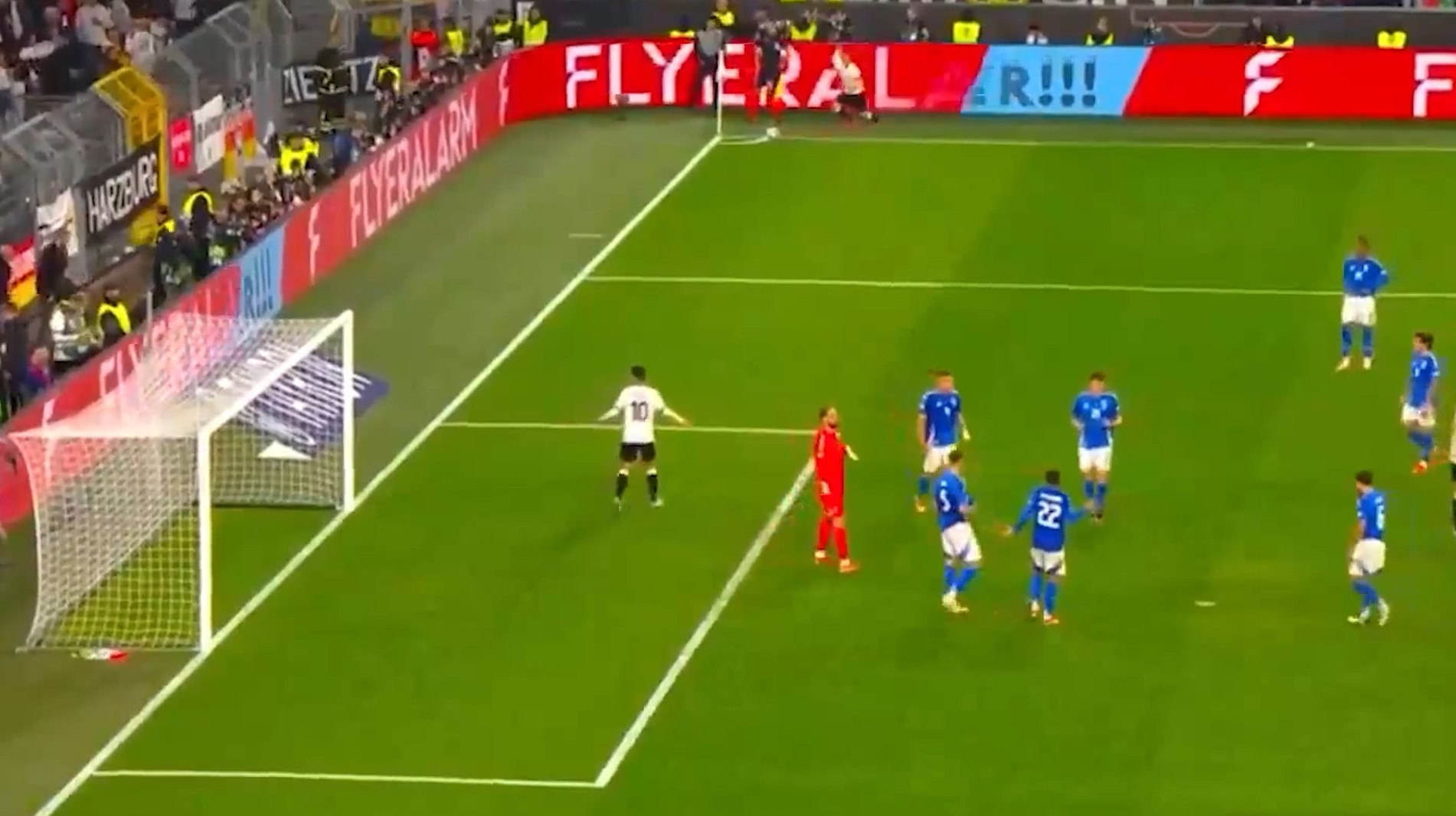 Itália é eliminada após gol bizarro e polêmico da Alemanha