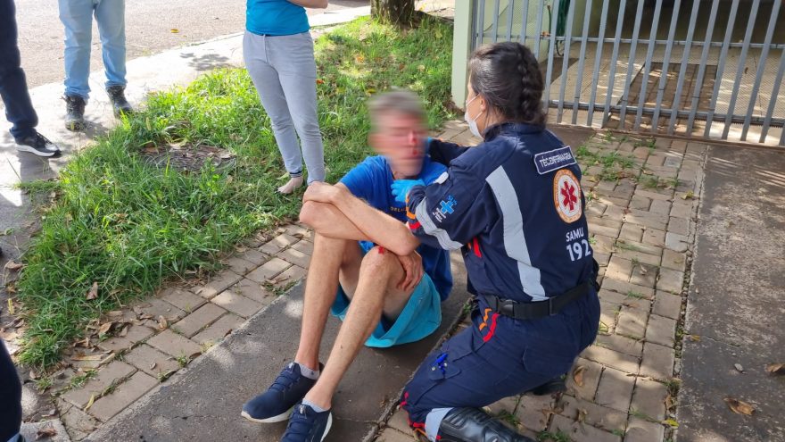 Pedestre cai na calçada e sofre vários ferimentos no Maria Luiza