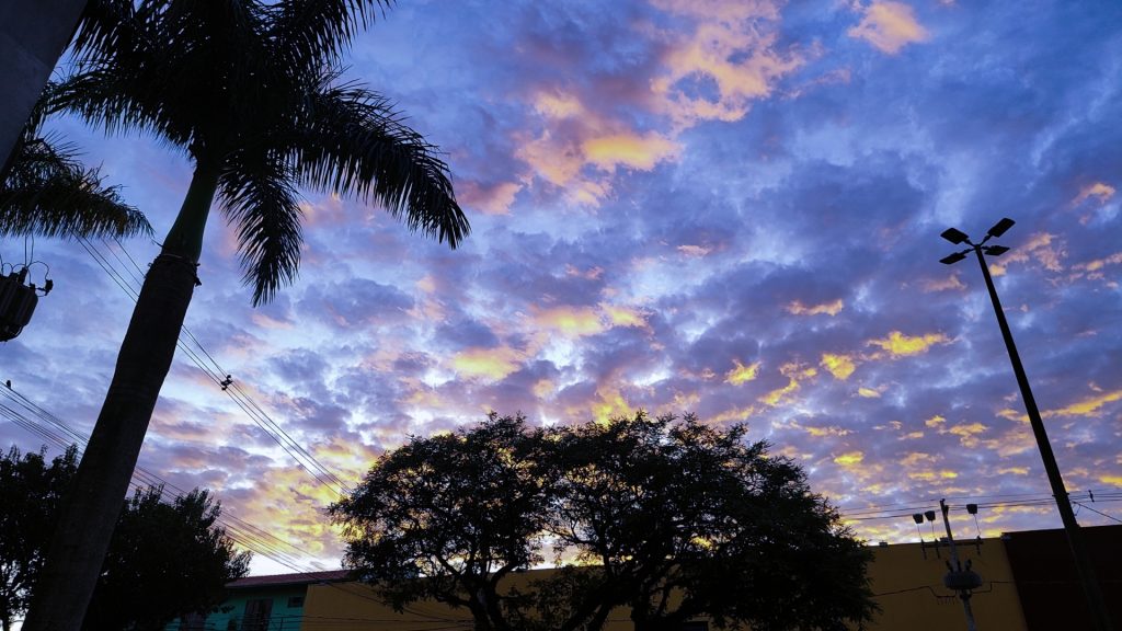 Terça-feira de clima instável e abafado, com possiblidade de chuvas intensas em Cascavel