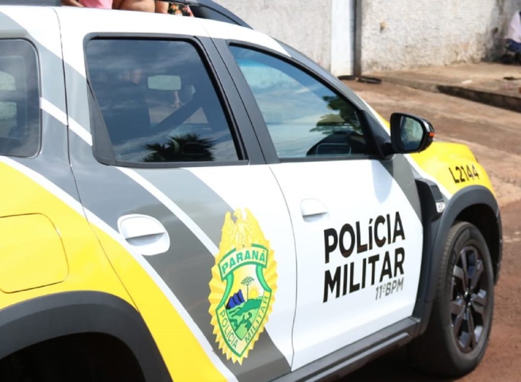 Homem aterroriza mulher e filhos e ameaça policias com machado, em Iretama