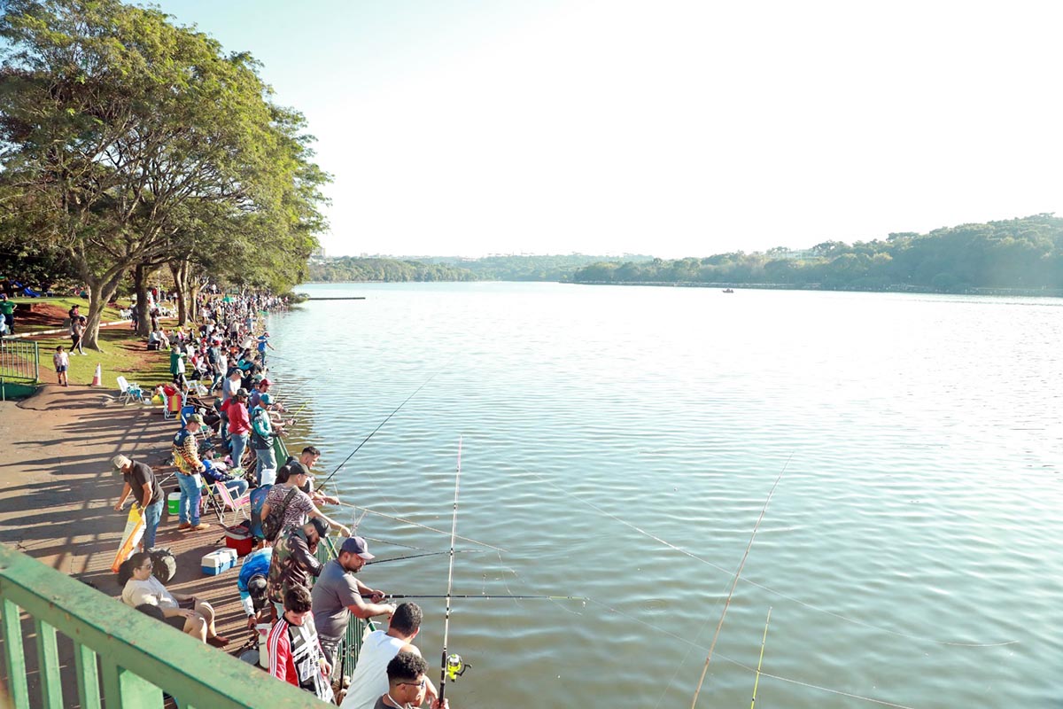 Preparem as varas: Inicia a distribuição de pulseirinhas para a 'Pesca no Lago Municipal'