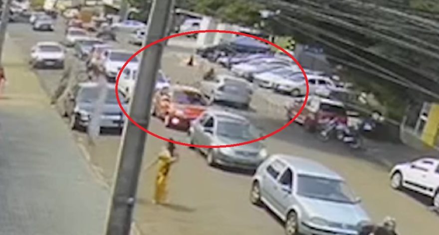 Veja por outro ângulo adolescente de bicicleta sendo atropelado