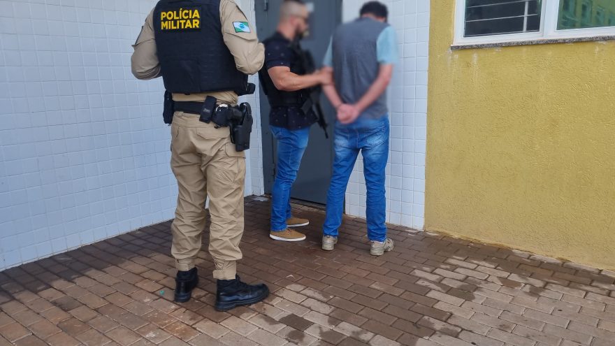 Homem com tornozeleira eletrônica é preso em ação da Polícia Militar