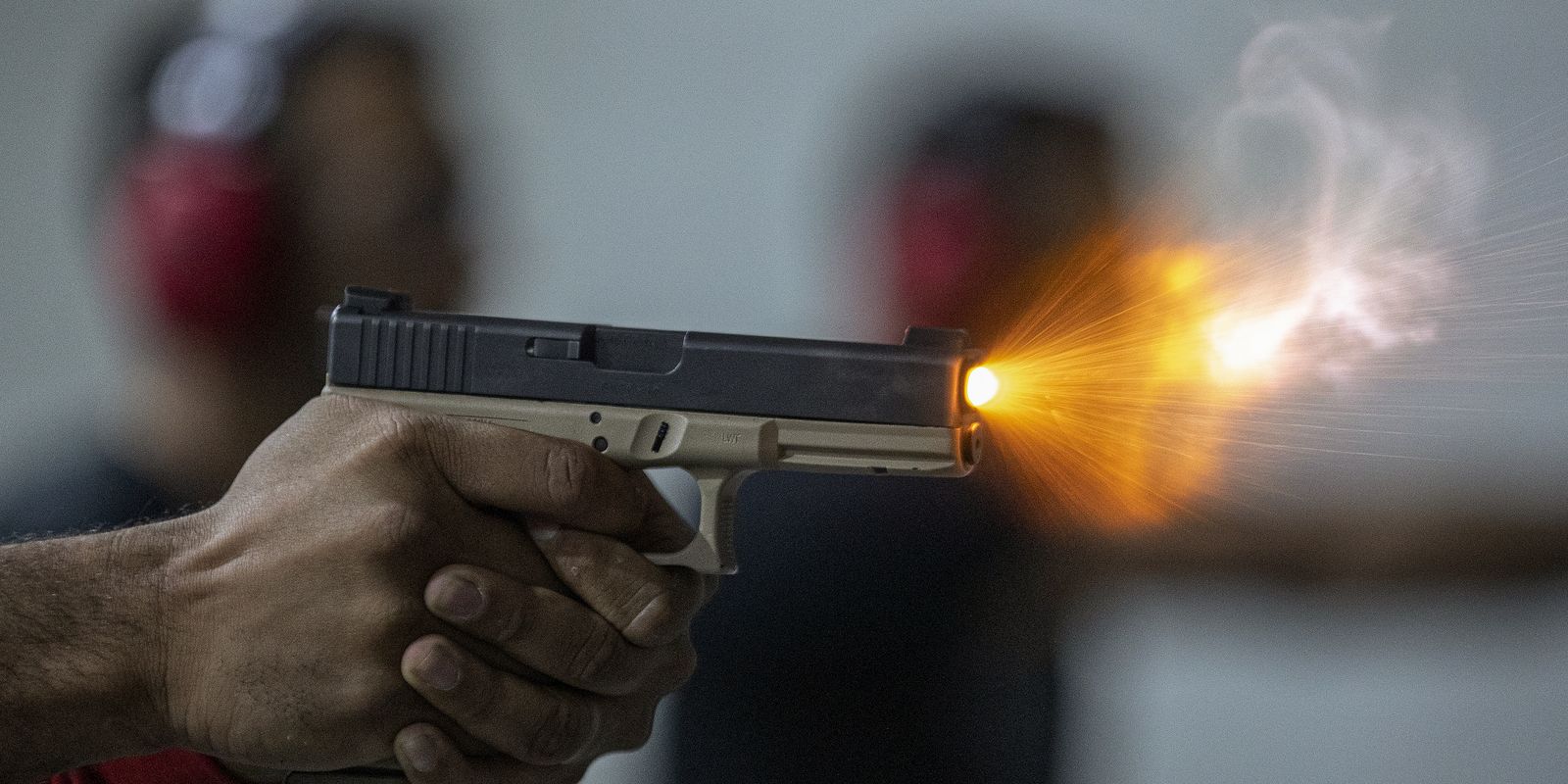 PF e Exército apuram irregularidades em clubes de tiro no sul do RJ PF e Exército apuram irregularidades em clubes de tiro no sul do RJ