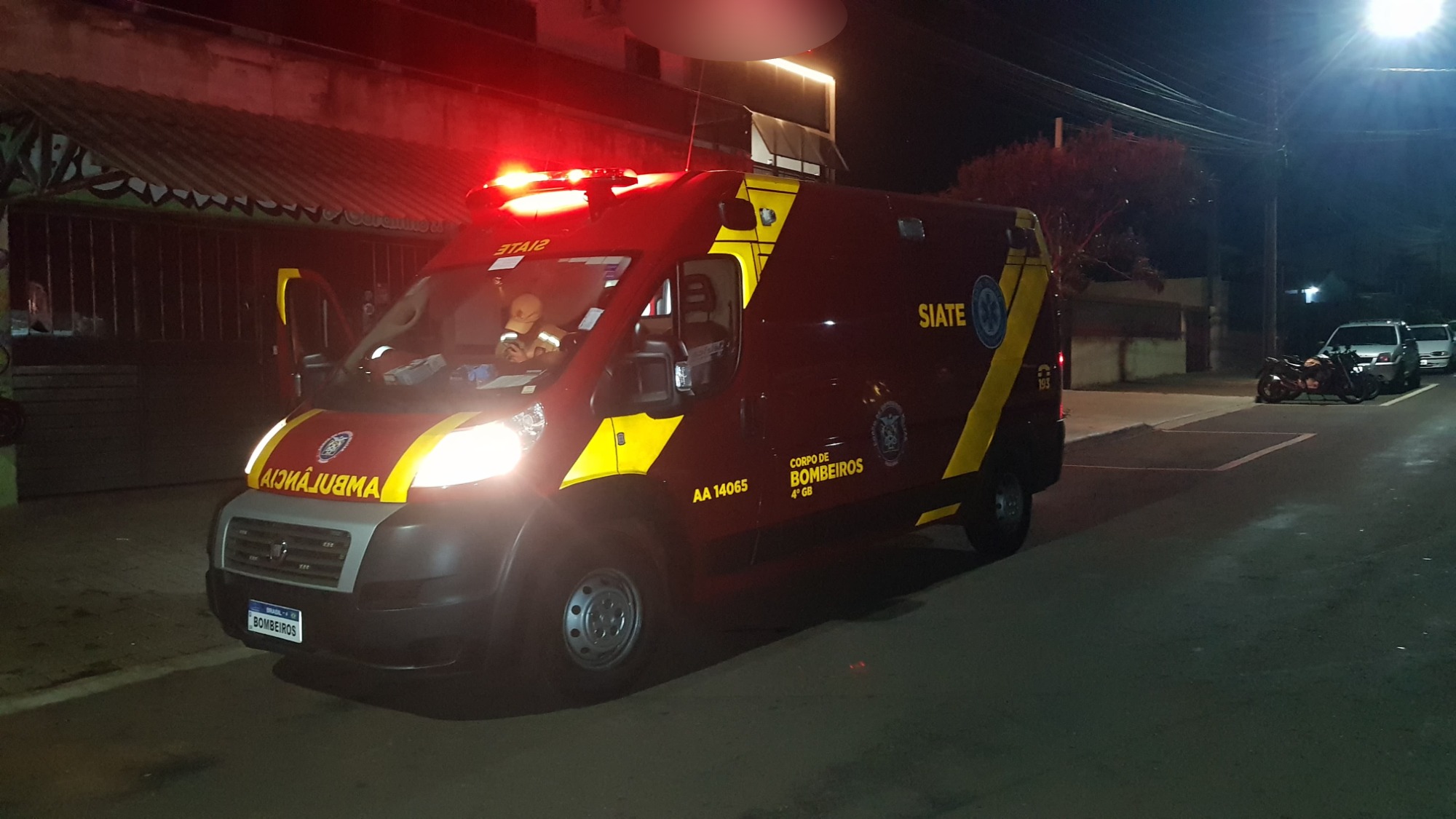 Mulher fica ferida ao cair em esteira de academia no Bairro Guarujá
