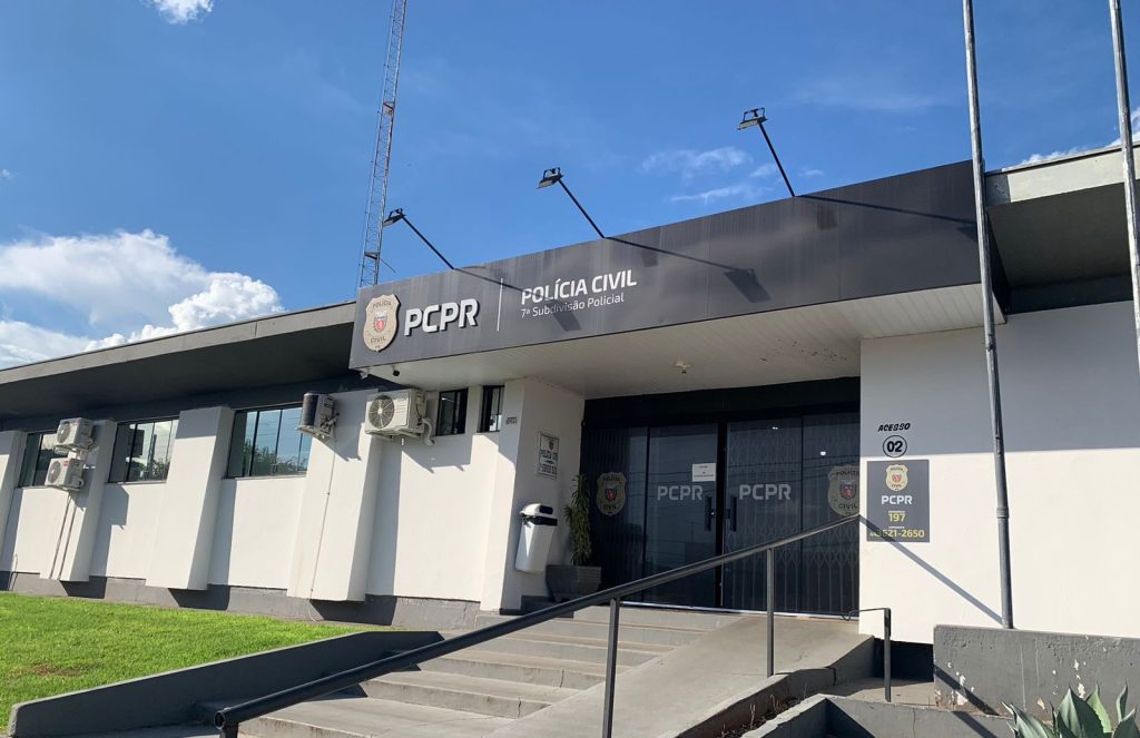 Pra onde vai gata? Idoso de 76 anos é preso ao tentar passar a mão em mulher no ponto de ônibus