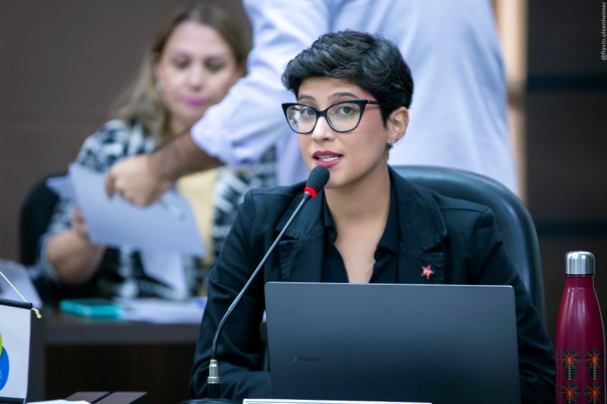Vereadora Bia Alcantara denuncia violência política e é silenciada em audiência pública