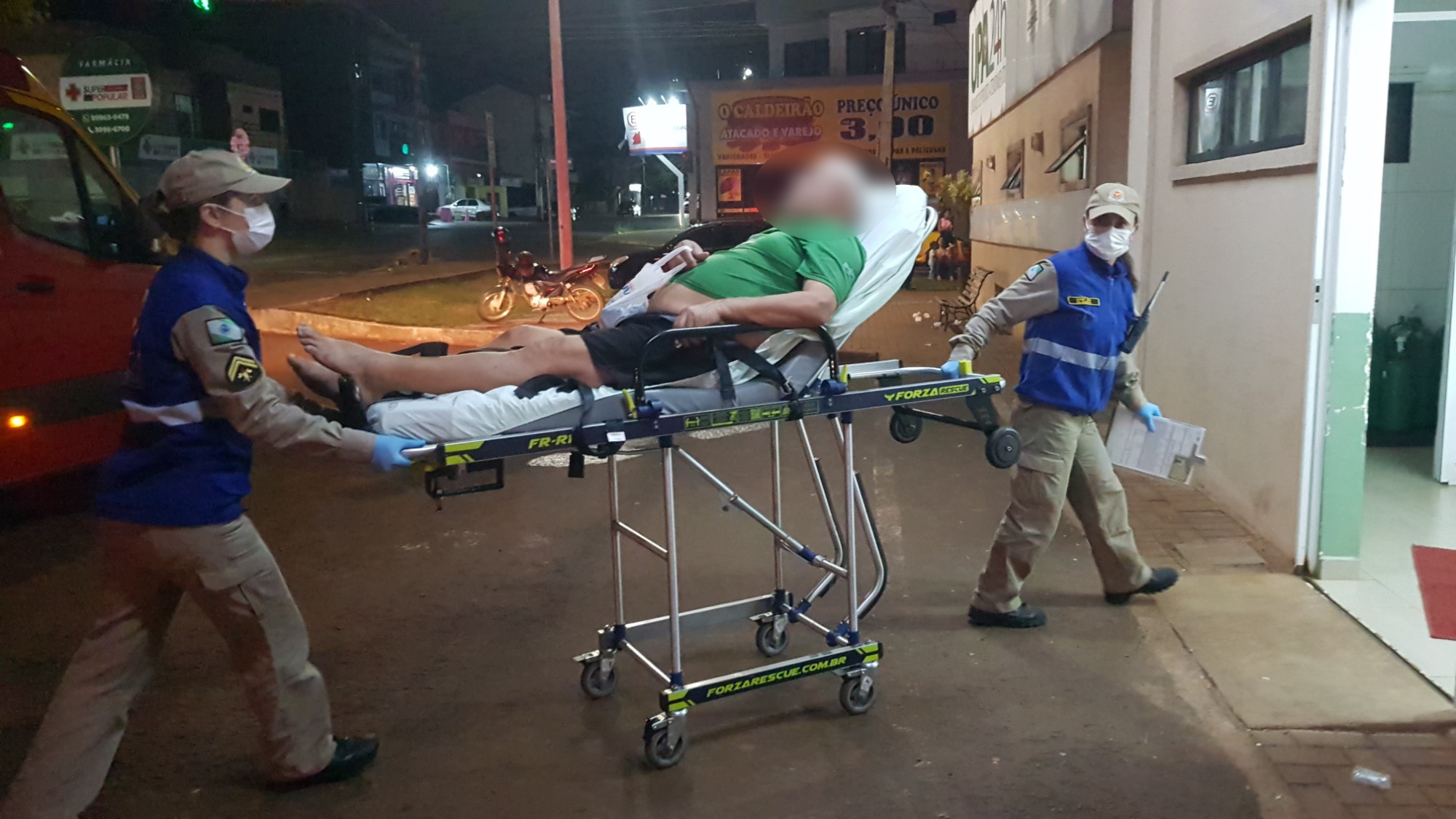 Idoso é socorrido após cair em via pública no Bairro Brasmadeira