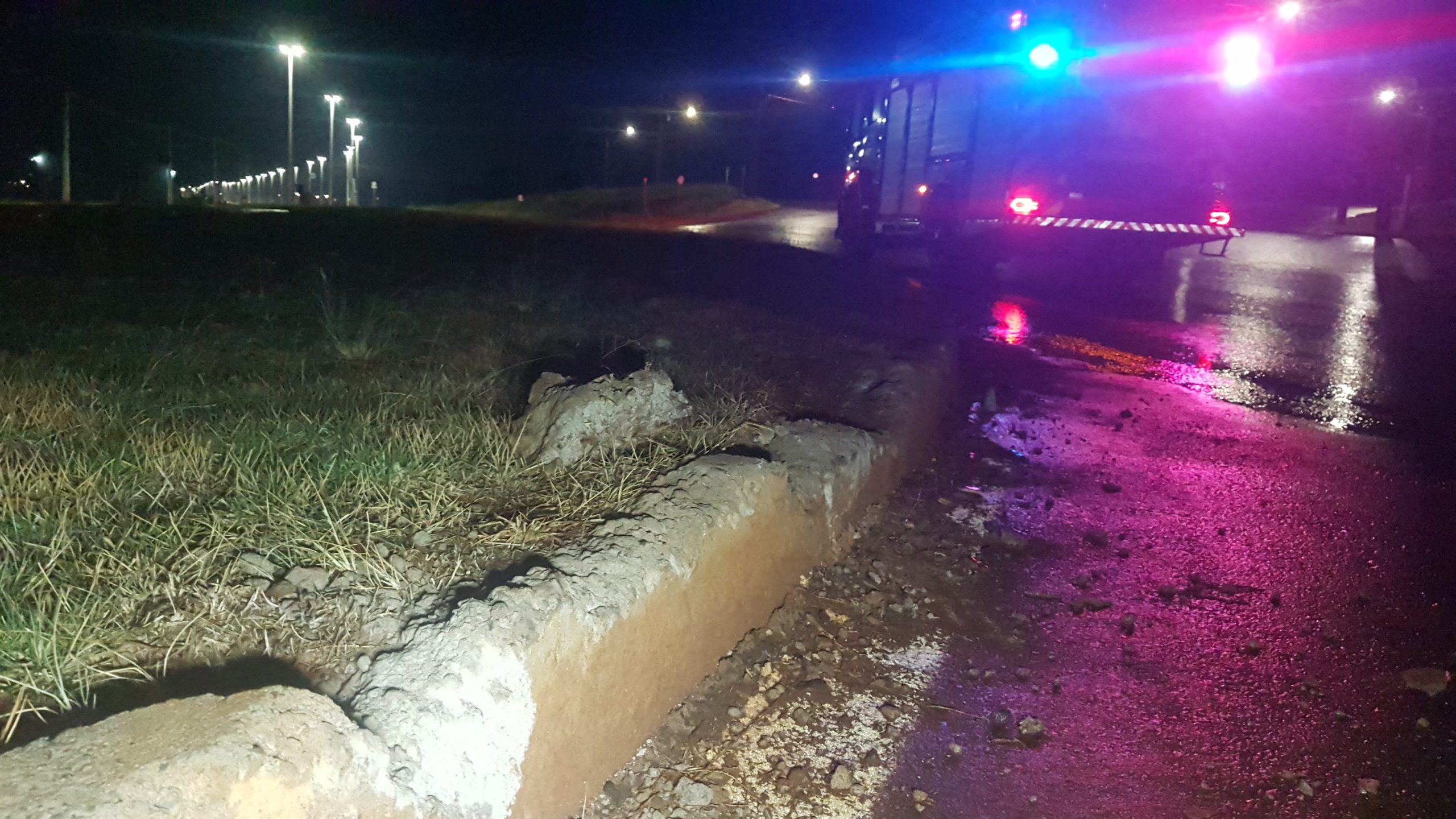 Motociclista sofre queda na PR-486 e Bombeiros são chamados