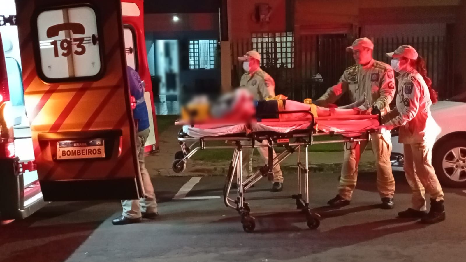 Mulher é socorrida após sofrer intoxicação por medicamento no bairro Tropical