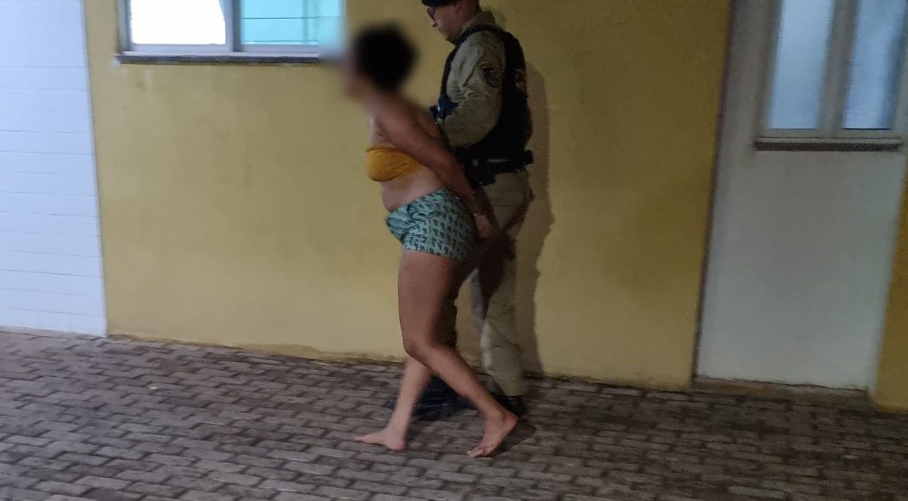 Mulher que feriu marido com bengalada no Riviera é detida pela Polícia Militar