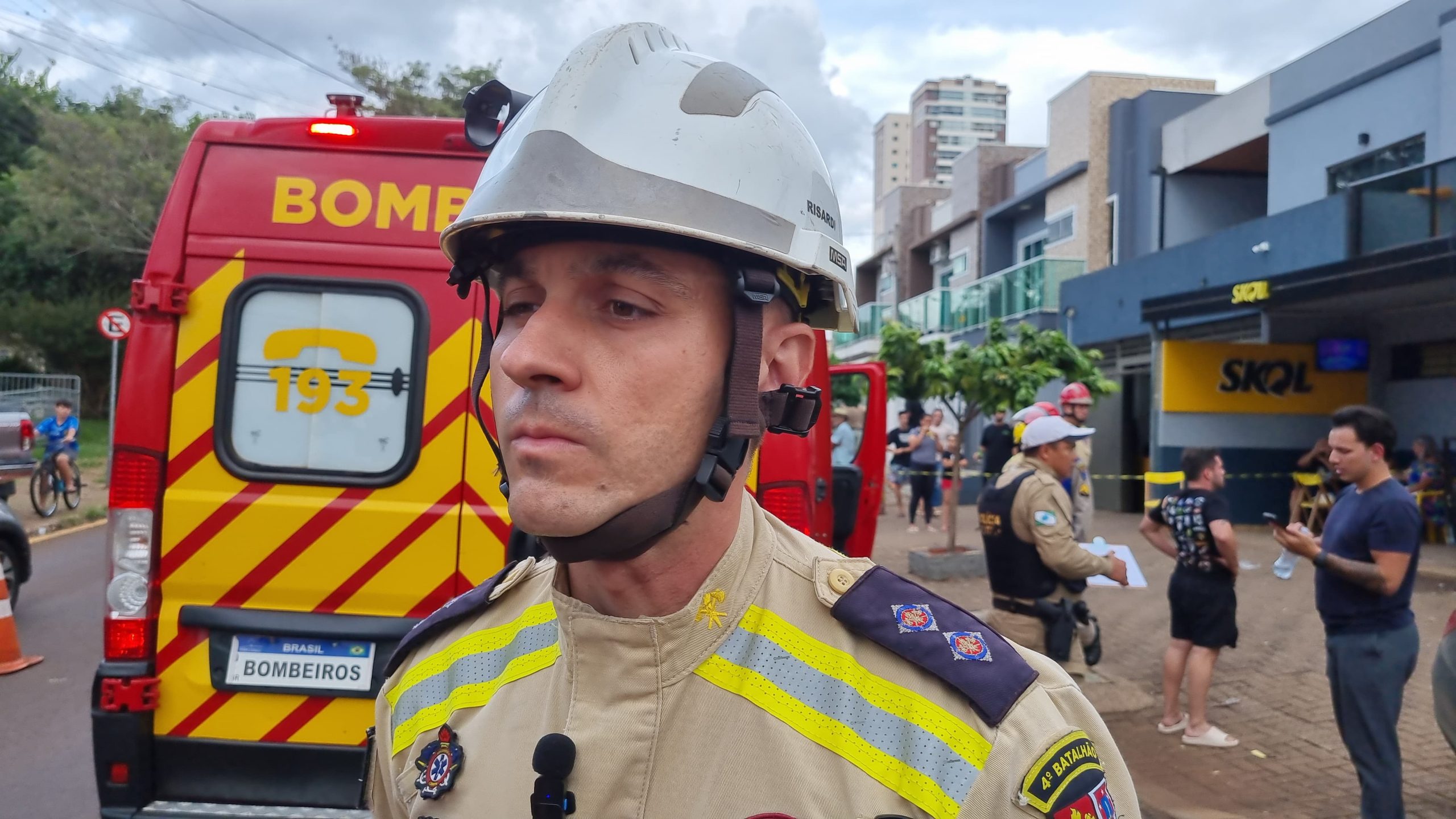 "Por muito pouco não houve uma tragédia" diz tenente após carro invadir bar no Bairro Coqueiral