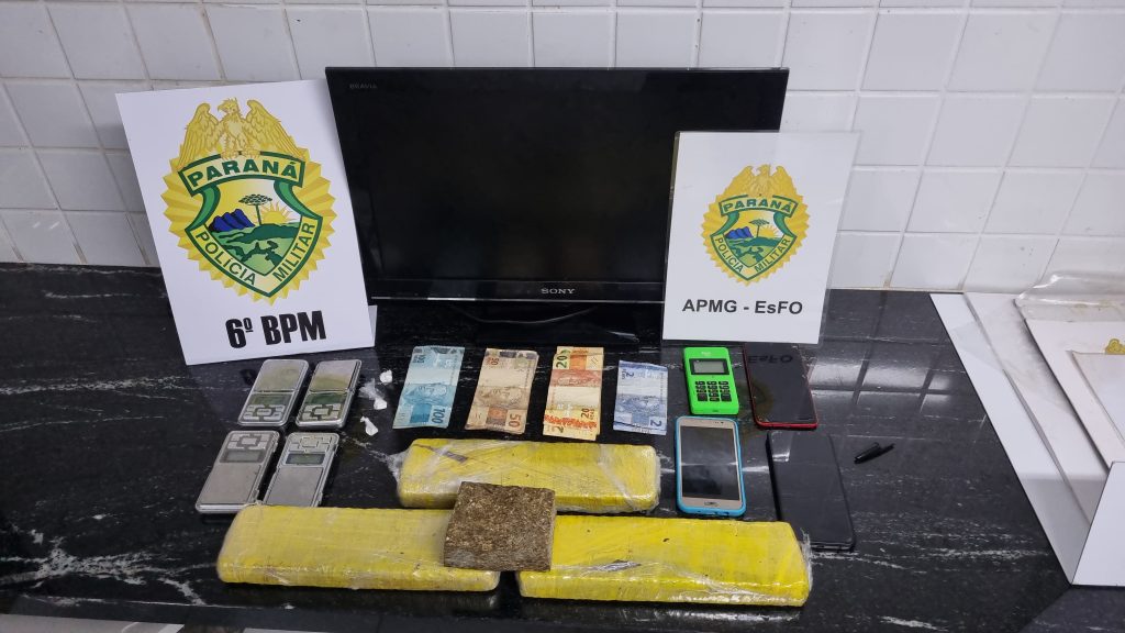 Pelotão de Choque apreende drogas, balanças de precisão e dinheiro em residência em Interlagos