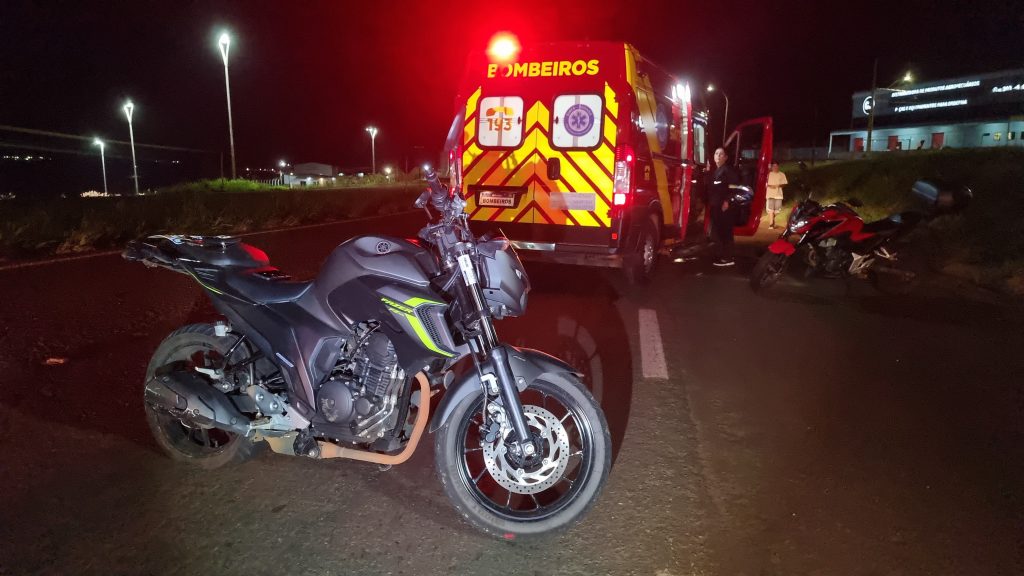 Após se envolver em acidente na PRc-467, motorista de Astra foge e deixa ocupantes de moto sem prestar socorro