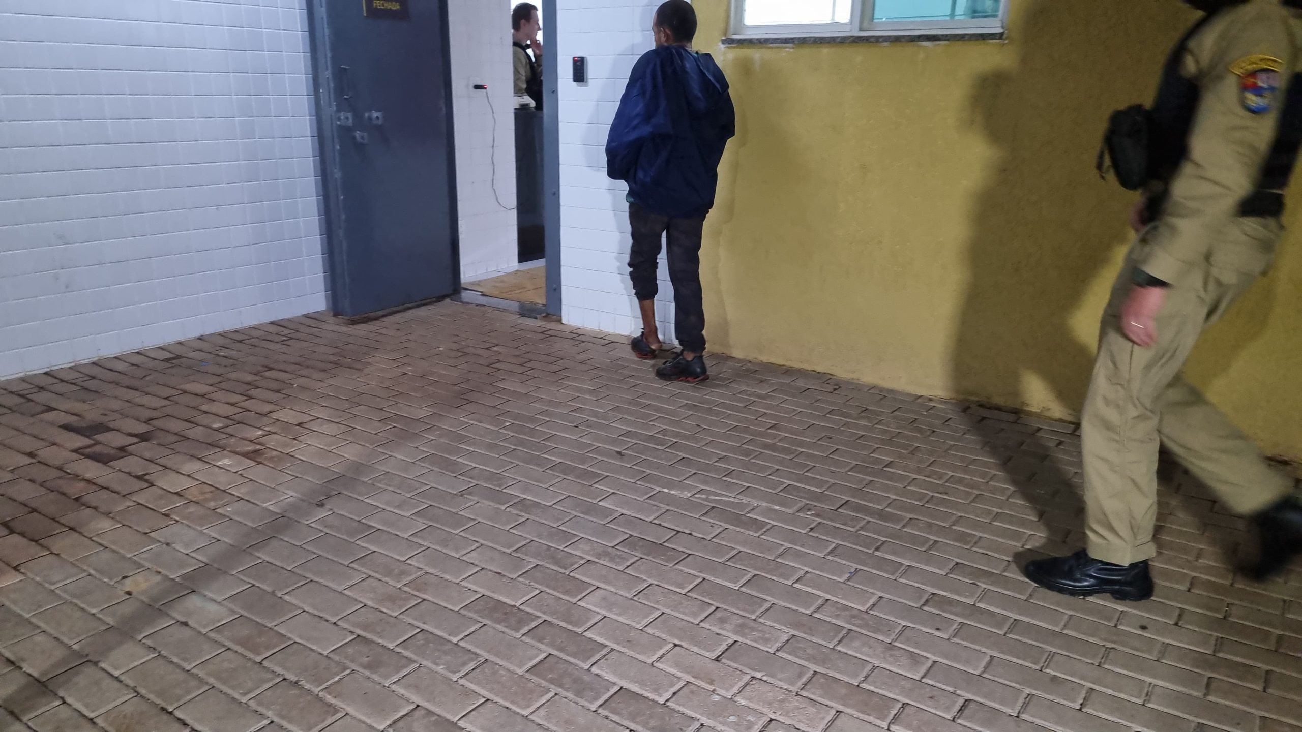 Indivíduo é detido ao tentar furtar fios em Cascavel