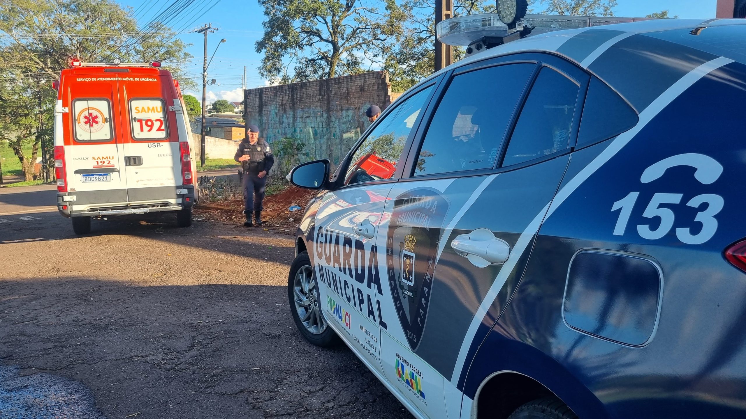 Homem ameaça tirar a própria vida e é impedido por equipes do Siate, Samu e GM