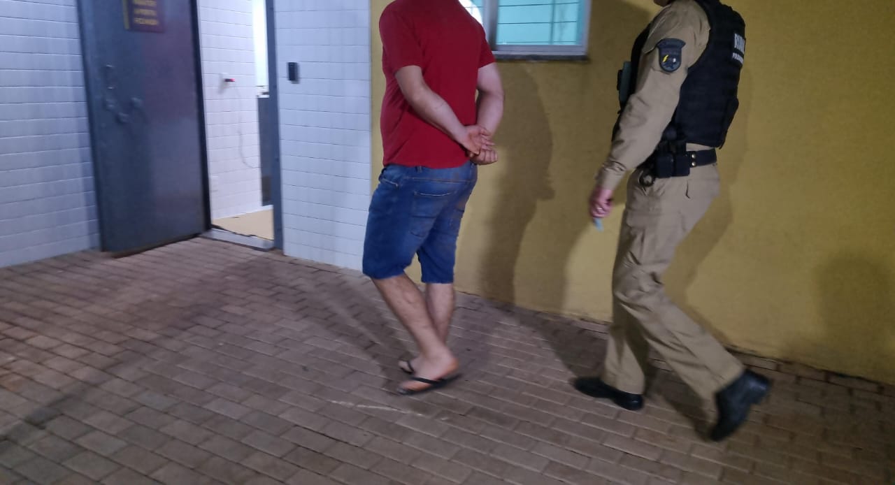 Suspeito de tentar enforcar a companheira é detido em São João do Oeste