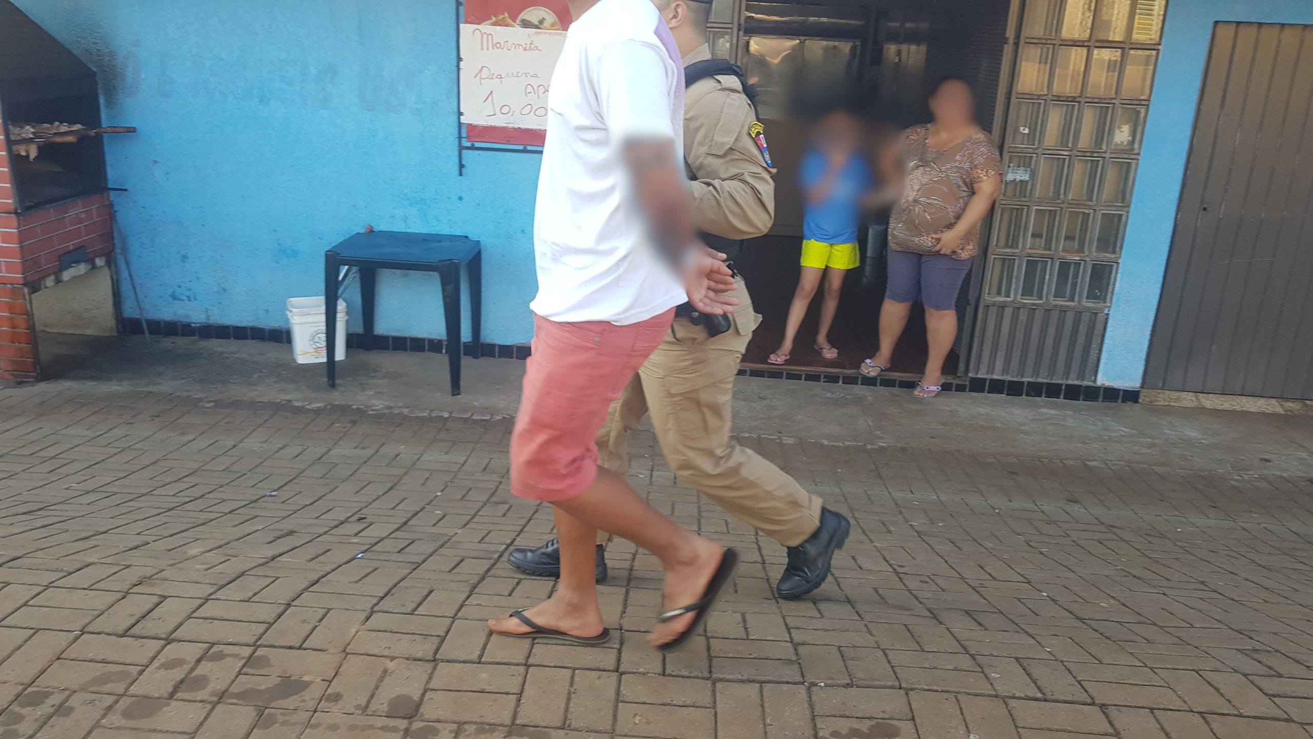 Homem que teria agredido mulher no Bairro Interlagos é detido pela PM