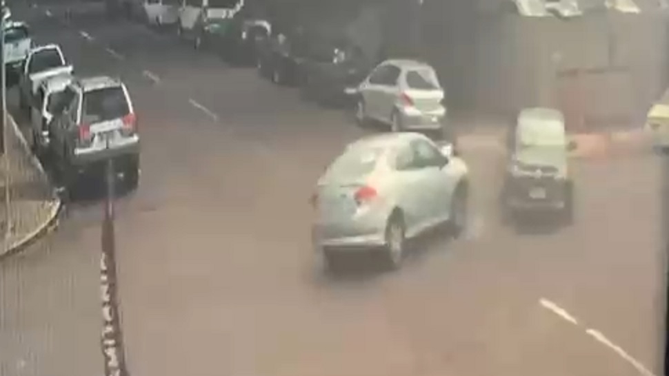 Câmeras registram acidente que deixou idosos feridos no Parque São Paulo