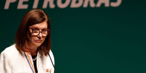 Petrobras reduz preço do diesel em R$ 0,17 a partir de 1º de abril Imagem referente a Petrobras reduz preço do diesel em R$ 0,17 a partir de 1º de abril
