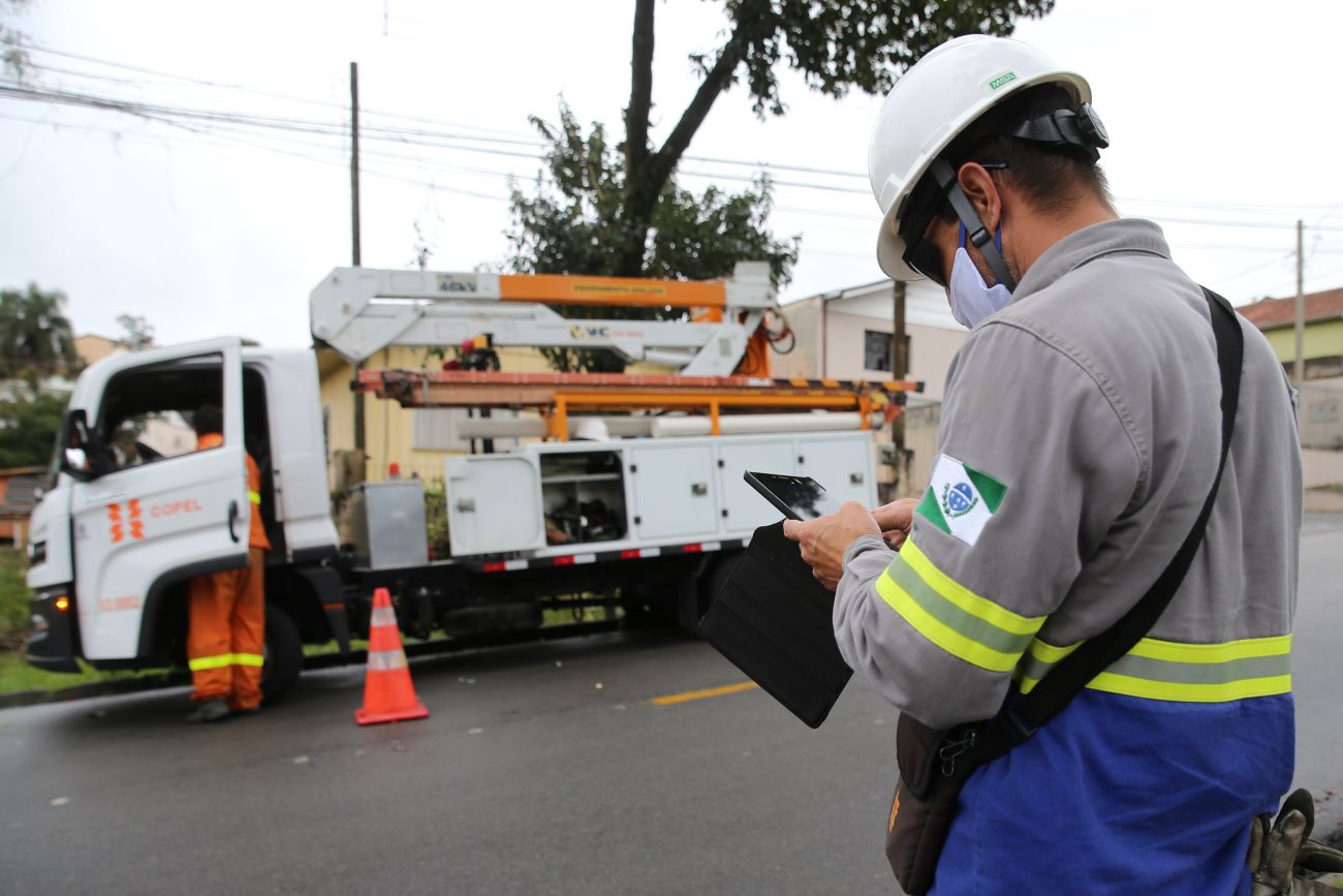 Falta de luz atinge moradores do Parque São Paulo e equipes trabalham para restabelecer energia em Cascavel