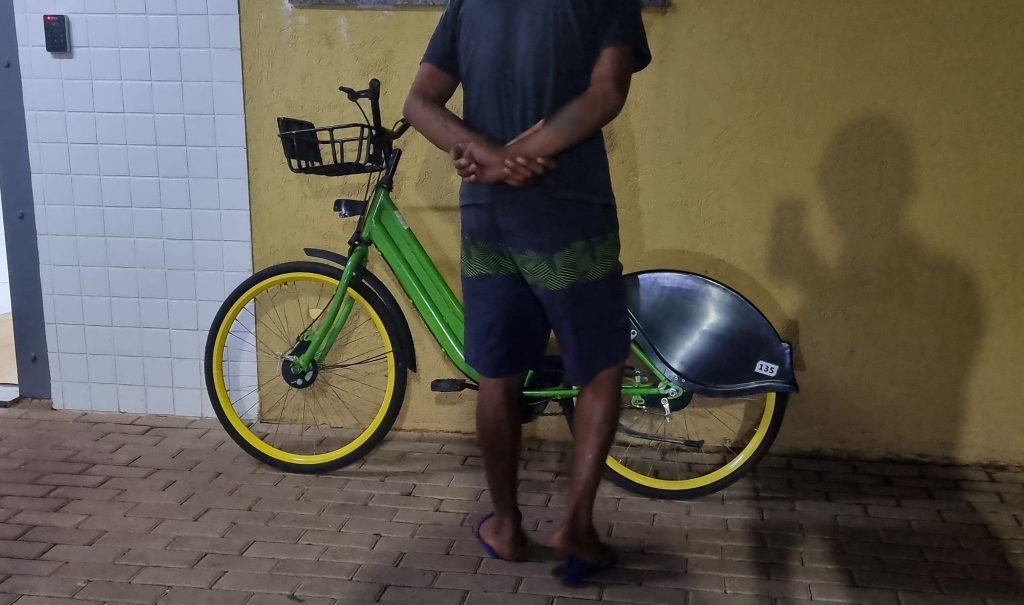 Suspeito de furtar bicicleta compartilhada é detido pela GM no Centro