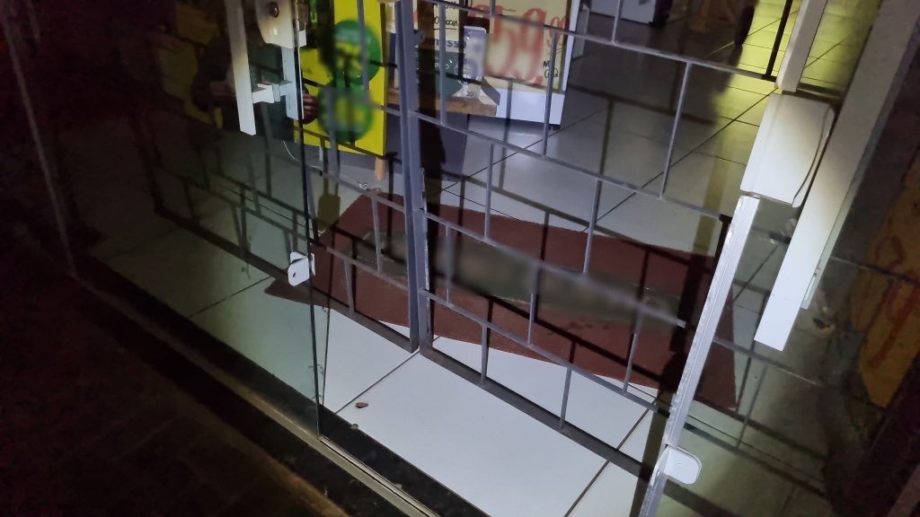 Loja de departamento é alvo de furto na Avenida Papagaios