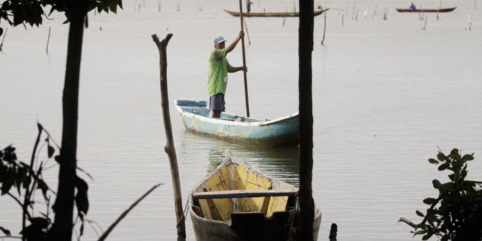 Negligência do Estado afeta 3,2 mil famílias de pescadores artesanais Negligência do Estado afeta 3,2 mil famílias de pescadores artesanais