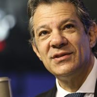 Imagem referente a Governo brasileiro espera ser poupado de tarifaço de Trump