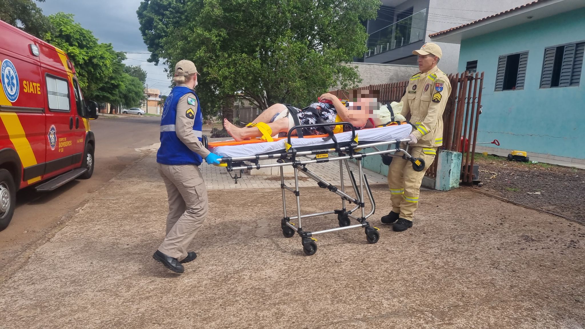 Idosa é encaminhada ao Hospital Universitário após acidente doméstico no Universitário Idosa é encaminhada ao Hospital Universitário após acidente doméstico no Universitário