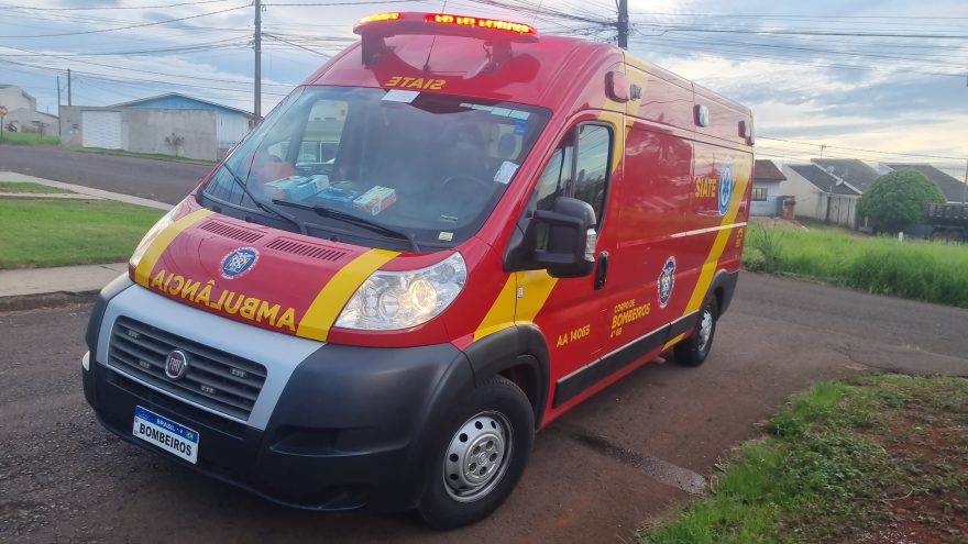 Mulher cai de moto na Rua Frei Maximiliano Kolbe