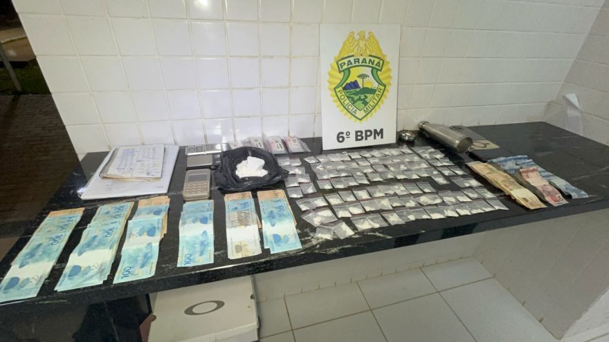 Choque desmantela ponto de tráfico, detém dupla e apreende drogas no Florais do Paraná