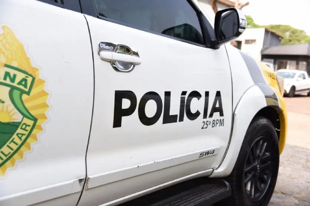 Mulher se tranca no quarto com o filho para escapar de marido em fúria, em Umuarama