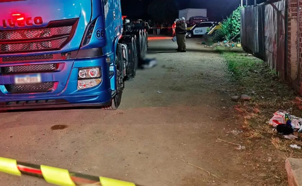 Marido que atropelou e matou mulher com caminhão é solto pela Justiça