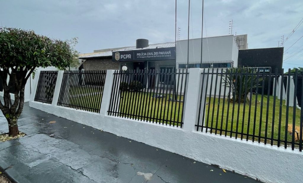 Homem faz cena ameaçando se matar na frente da casa da ex e acaba preso