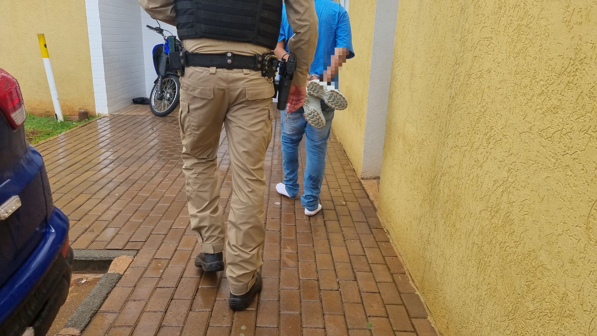 Motociclista tenta fuga, mas é preso com cocaína em Cascavel