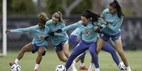 Seleção feminina treina nos EUA para reencontro com donas da casa Imagem referente a Seleção feminina treina nos EUA para reencontro com donas da casa