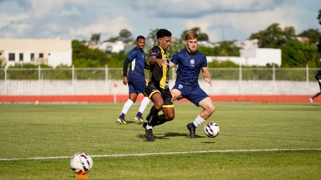 FC Cascavel e Foz do Iguaçu fazem jogo-treino na fronteira