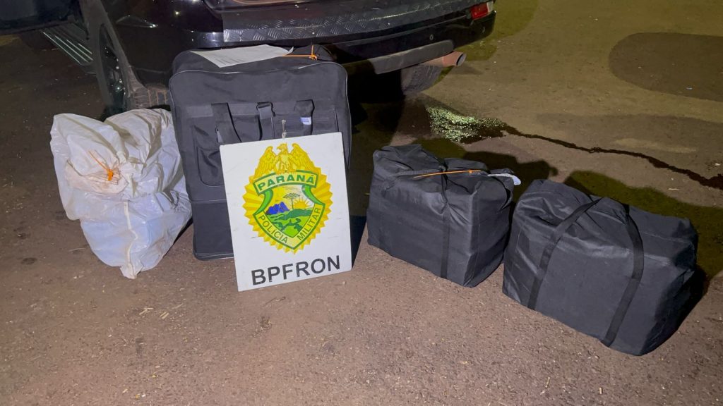 BPFron apreende cerca de 3 mil baterias de telefone na Rodoviária de Cascavel