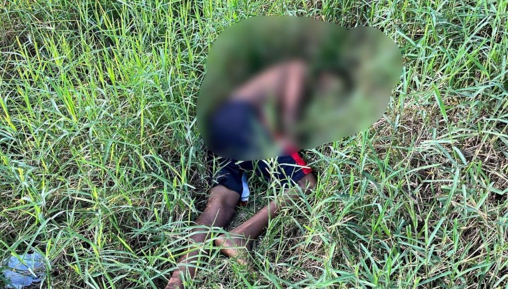 Corpo com marca de tiro na cabeça é encontrado em terreno baldio