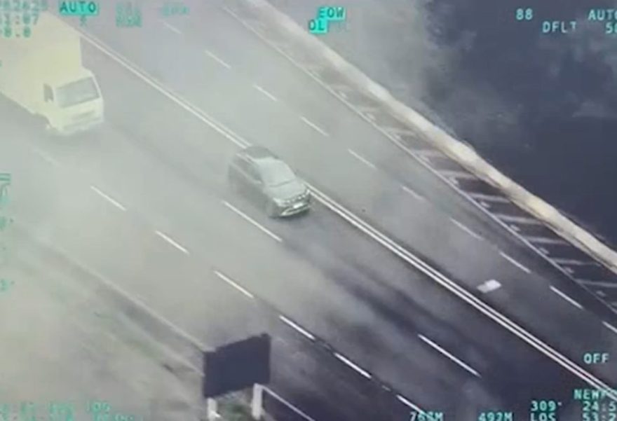 Vídeo mostra Helicóptero da PM perseguindo carro carregado com maconha e auxiliando em apreensão